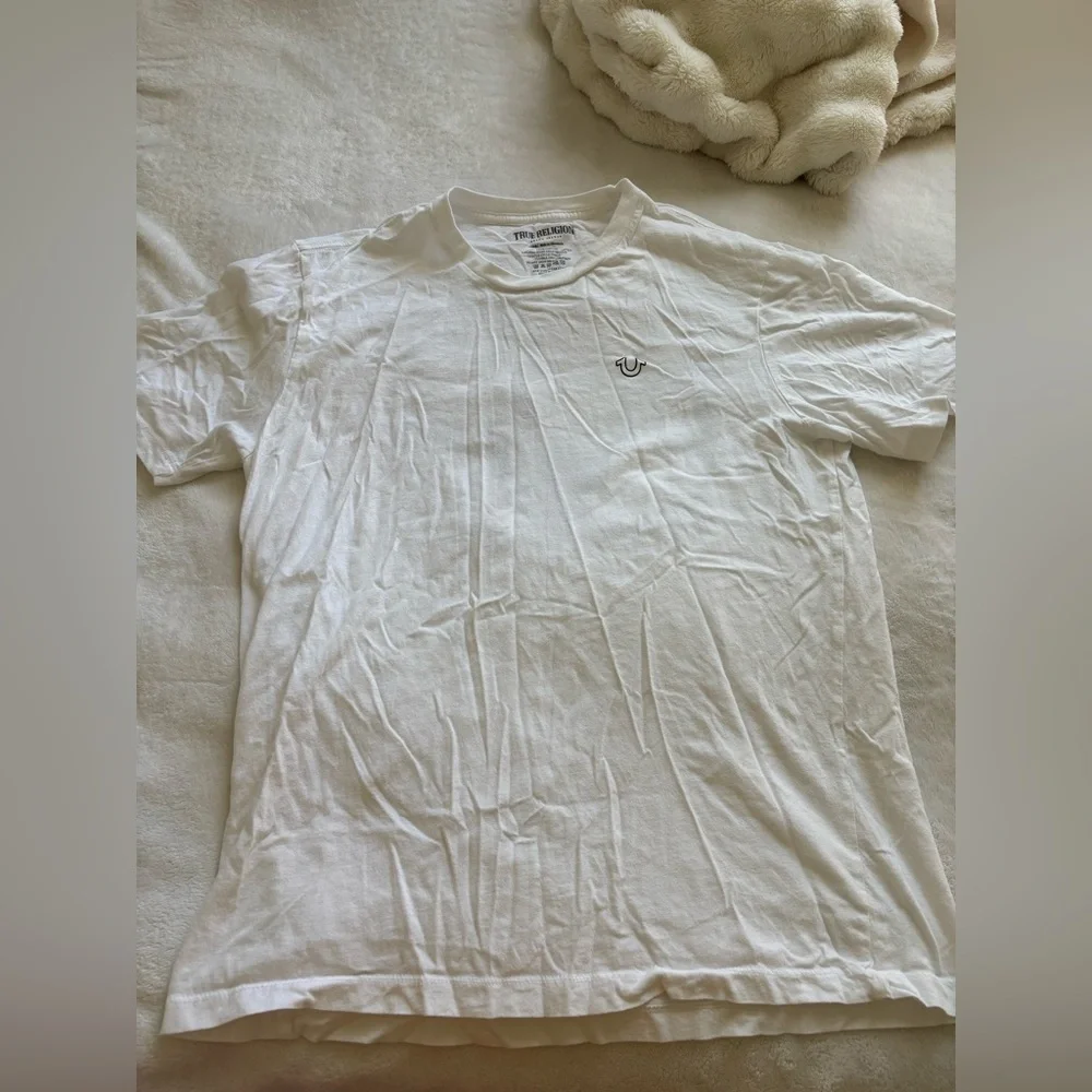 true religion white shirt